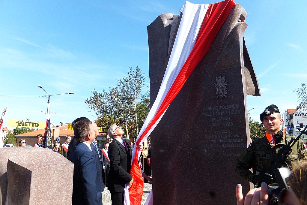 Legniczanie uczestniczyli w odsłonięciu Pomnika Zesłańcom Sybiru