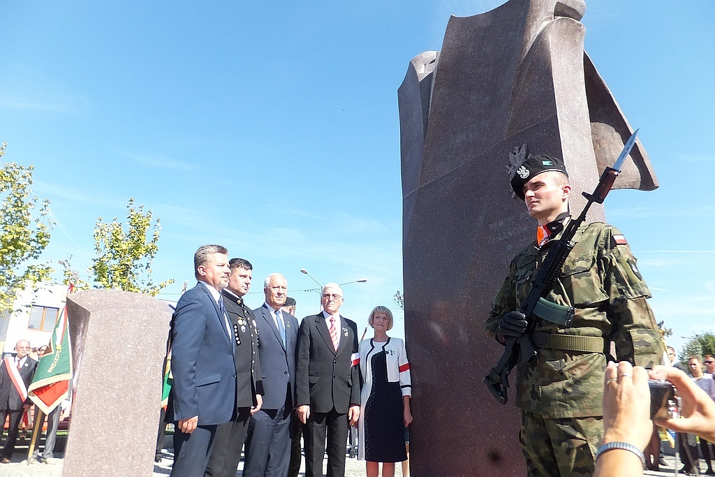 Legniczanie uczestniczyli w odsłonięciu Pomnika Zesłańcom Sybiru