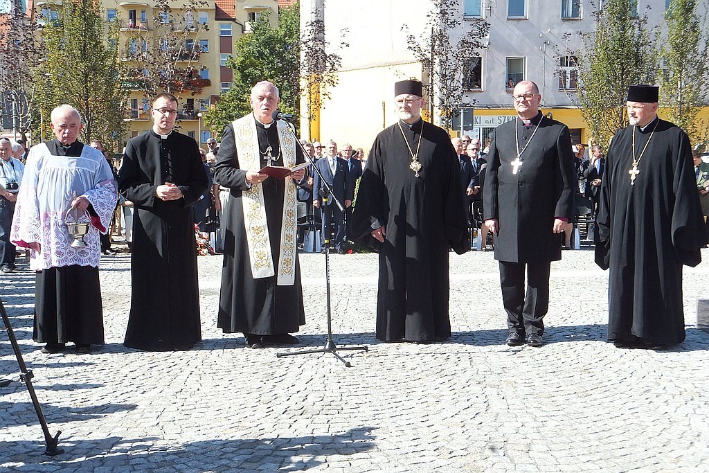 Legniczanie uczestniczyli w odsłonięciu Pomnika Zesłańcom Sybiru