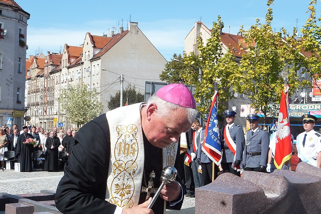 Legniczanie uczestniczyli w odsłonięciu Pomnika Zesłańcom Sybiru