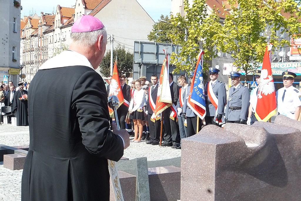 Legniczanie uczestniczyli w odsłonięciu Pomnika Zesłańcom Sybiru