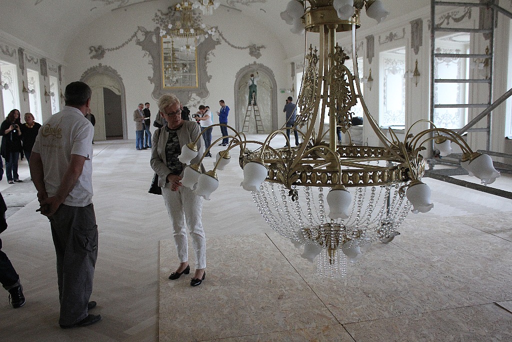 Sala królewska już zachwyca, maneżownia nabiera wyrazu