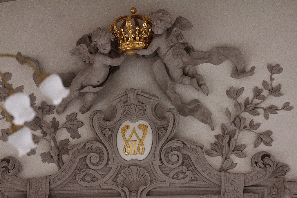 Sala królewska już zachwyca, maneżownia nabiera wyrazu