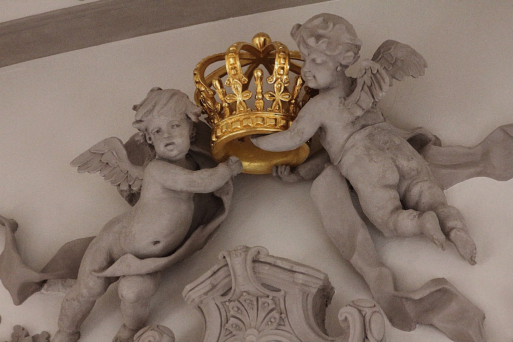 Sala królewska już zachwyca, maneżownia nabiera wyrazu