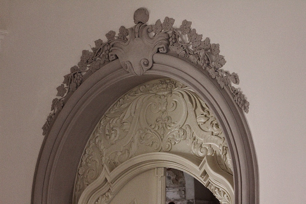Sala królewska już zachwyca, maneżownia nabiera wyrazu
