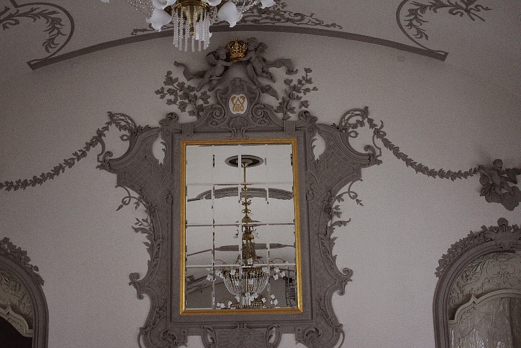 Sala królewska już zachwyca, maneżownia nabiera wyrazu