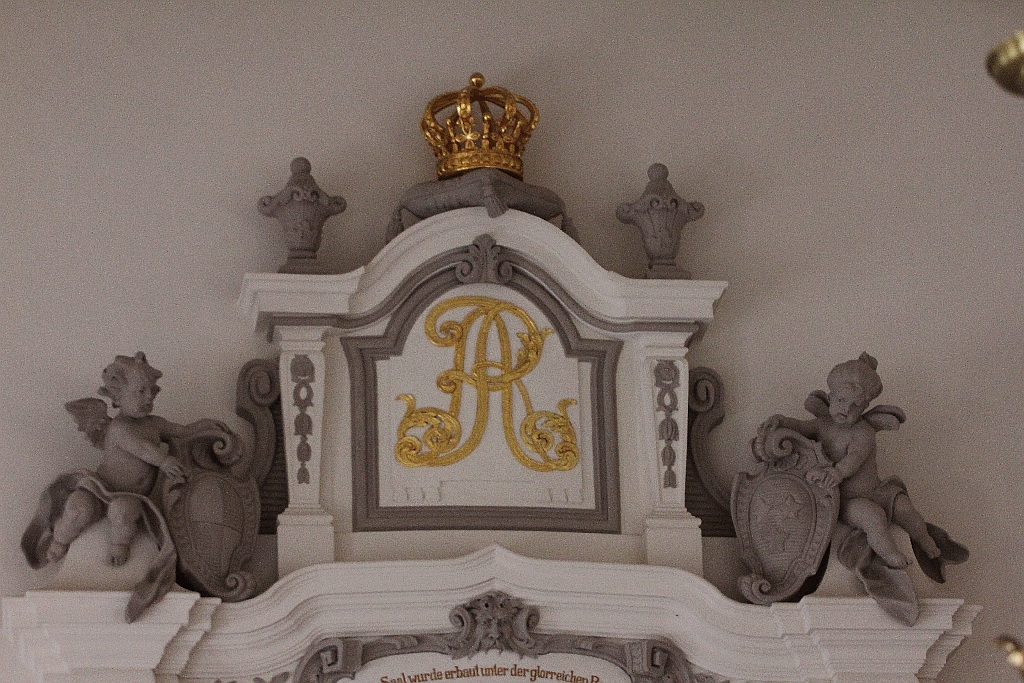 Sala królewska już zachwyca, maneżownia nabiera wyrazu