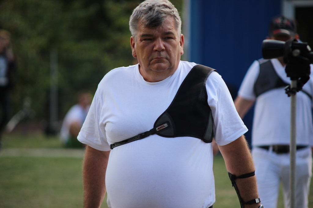 Na torach łuczniczych przy ul. Radosnej strzelają oldboje