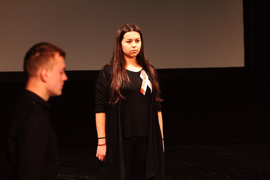 Młodzież wystawiła na scenie teatru własne minispektakle
