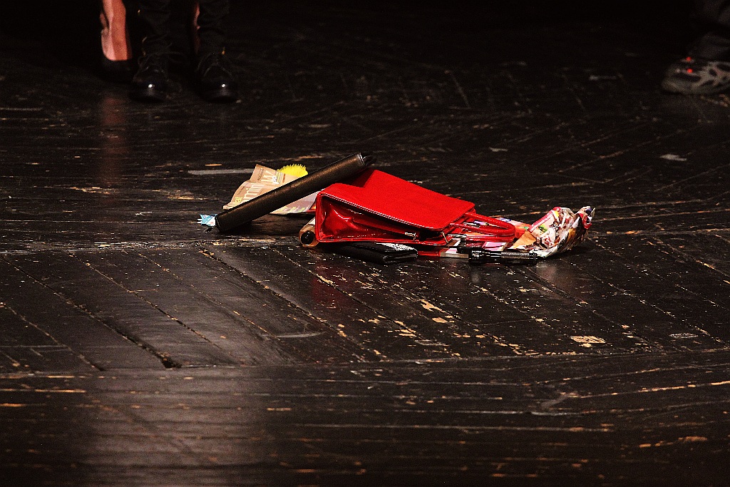 Młodzież wystawiła na scenie teatru własne minispektakle
