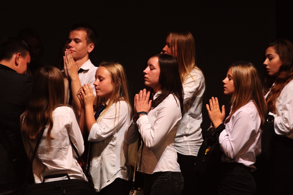 Młodzież wystawiła na scenie teatru własne minispektakle
