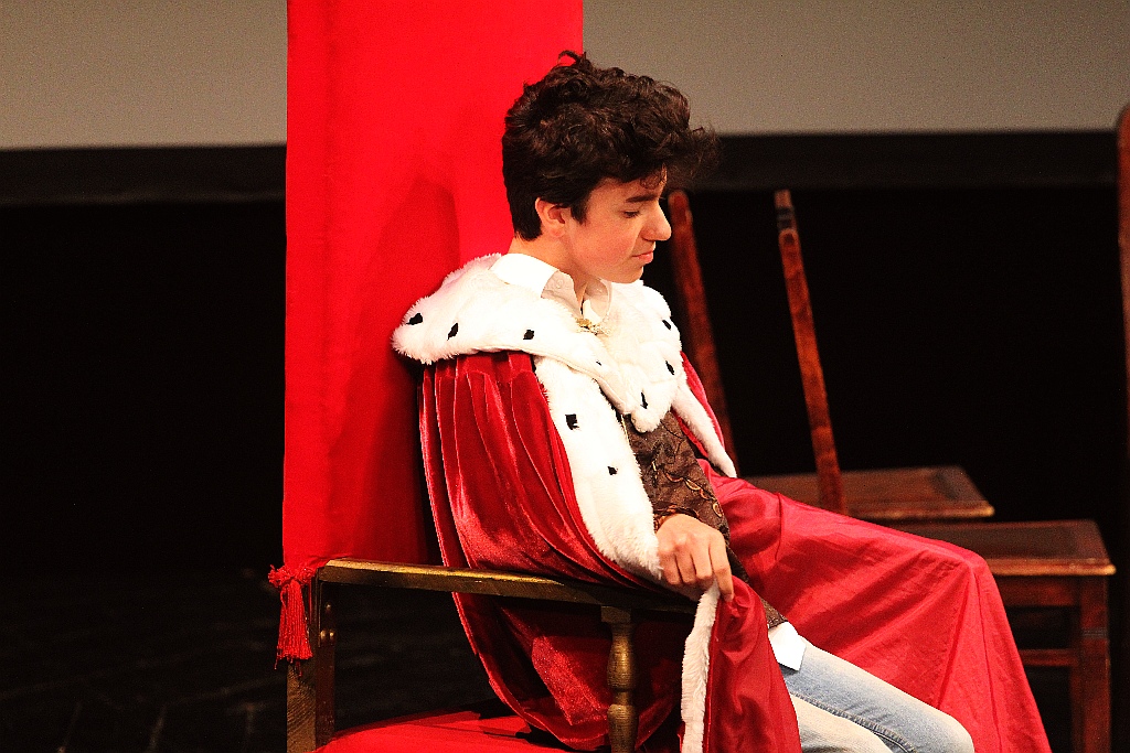 Młodzież wystawiła na scenie teatru własne minispektakle
