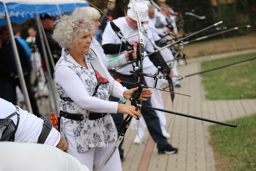 Na torach łuczniczych przy ul. Radosnej strzelają oldboje cz2