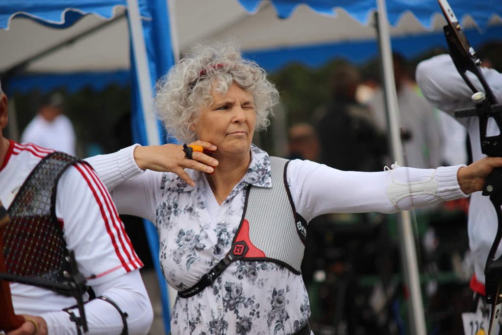Na torach łuczniczych przy ul. Radosnej strzelają oldboje cz2