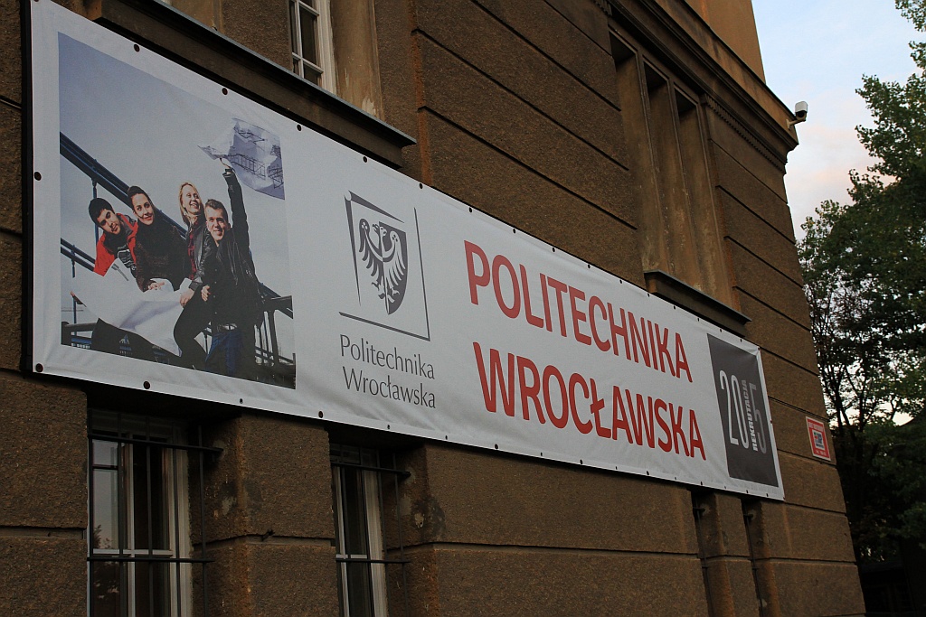 Kilkanaście samochodów wzięło udział w pikniku motoryzacyjnym