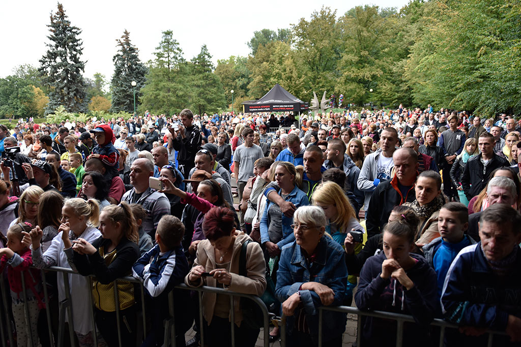Tysiące legniczan bawiły się na wielkiej dyskotece w parku