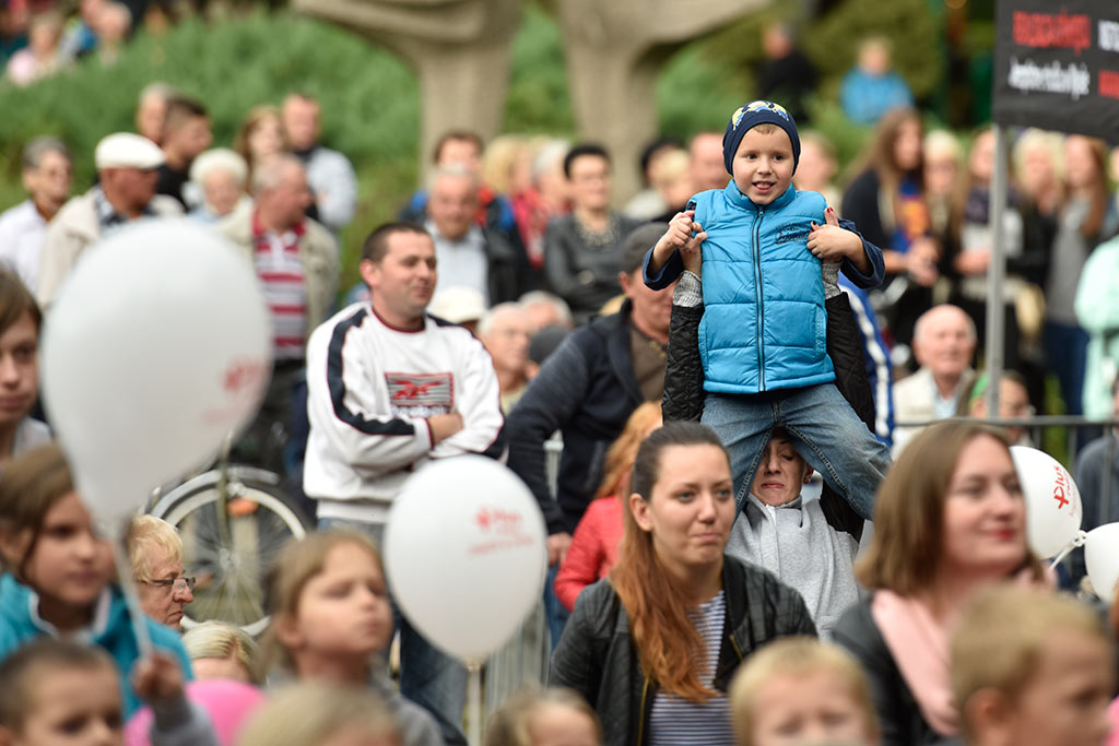 Tysiące legniczan bawiły się na wielkiej dyskotece w parku