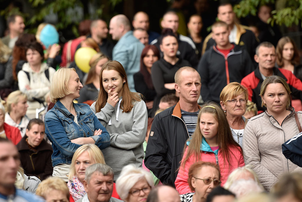 Tysiące legniczan bawiły się na wielkiej dyskotece w parku