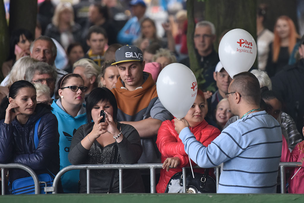 Tysiące legniczan bawiły się na wielkiej dyskotece w parku