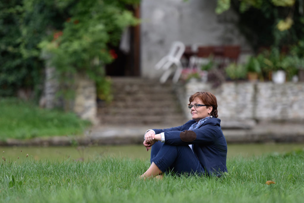 Sesja fotograficzna karmiących mam widziana okiem aparatu