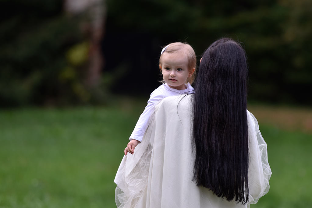 Sesja fotograficzna karmiących mam widziana okiem aparatu