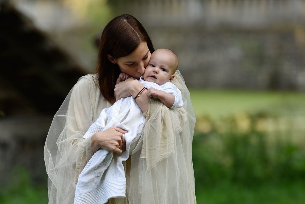 Sesja fotograficzna karmiących mam widziana okiem aparatu