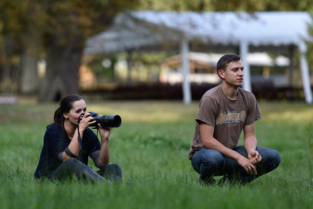 Sesja fotograficzna karmiących mam widziana okiem aparatu