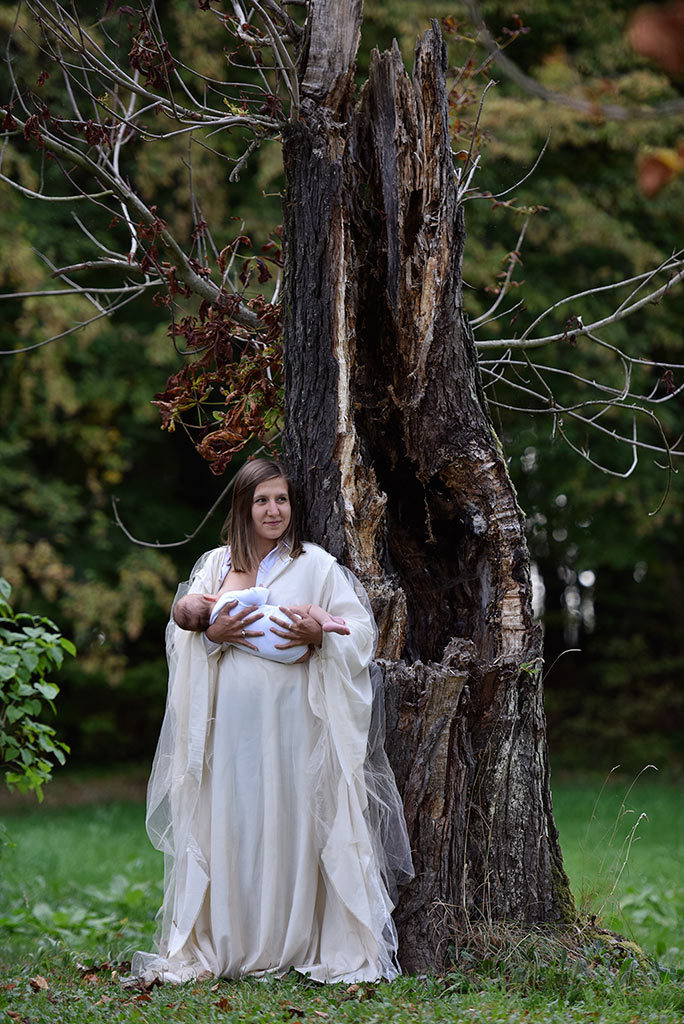 Sesja fotograficzna karmiących mam widziana okiem aparatu