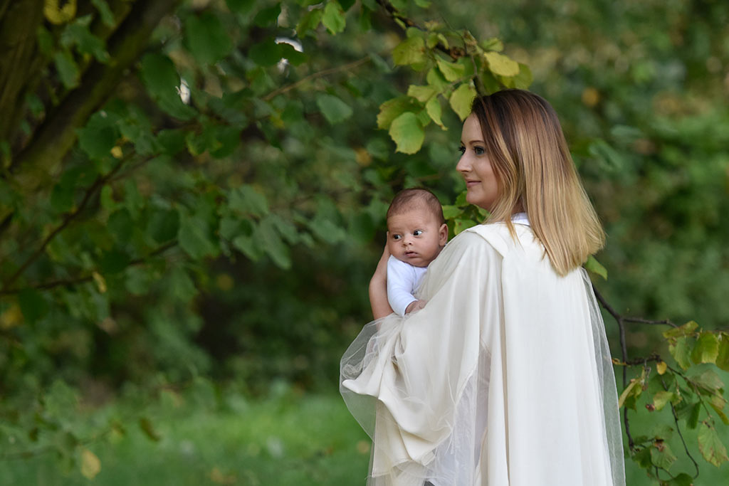 Sesja fotograficzna karmiących mam widziana okiem aparatu