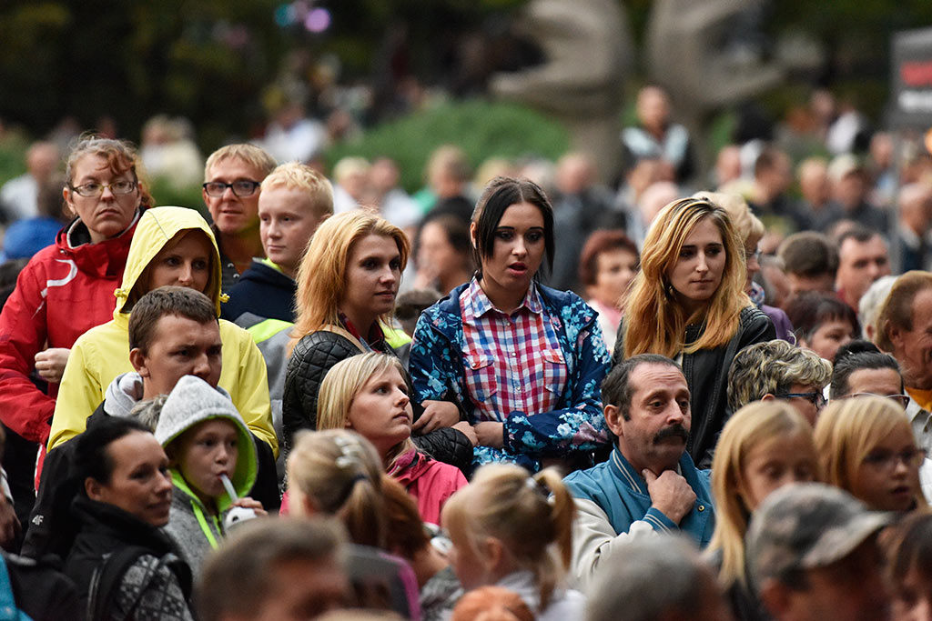 Tysiące legniczan bawiły się na wielkiej dyskotece w parku