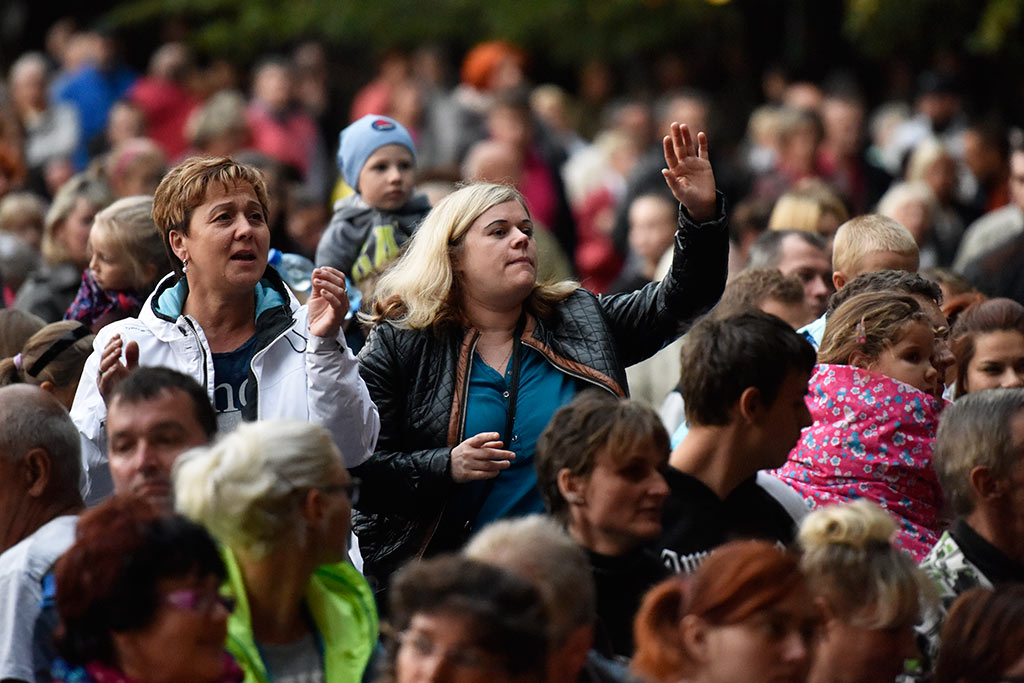 Tysiące legniczan bawiły się na wielkiej dyskotece w parku