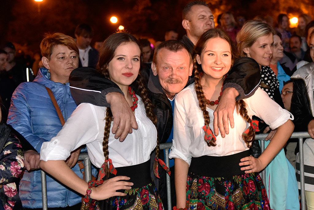 Tysiące legniczan bawiły się na wielkiej dyskotece w parku