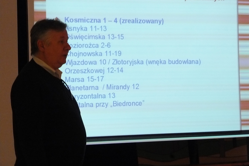 Mieszkańcy ulicy Kosmicznej mają podziemny śmietnik