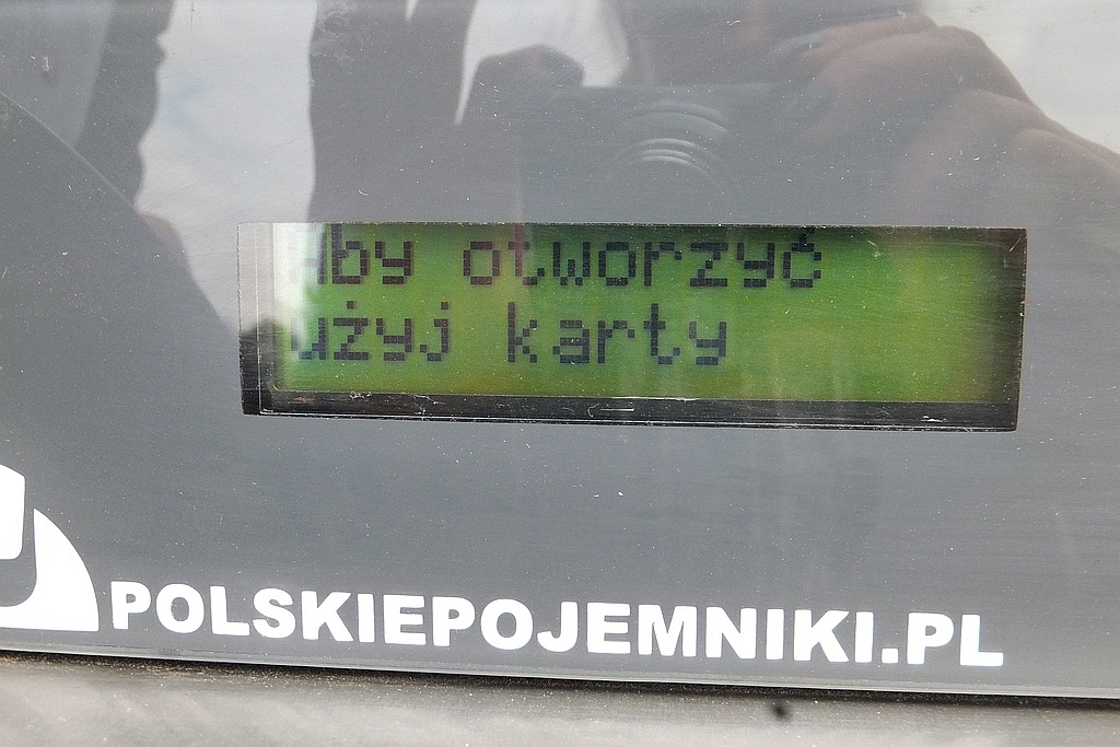 Mieszkańcy ulicy Kosmicznej mają podziemny śmietnik
