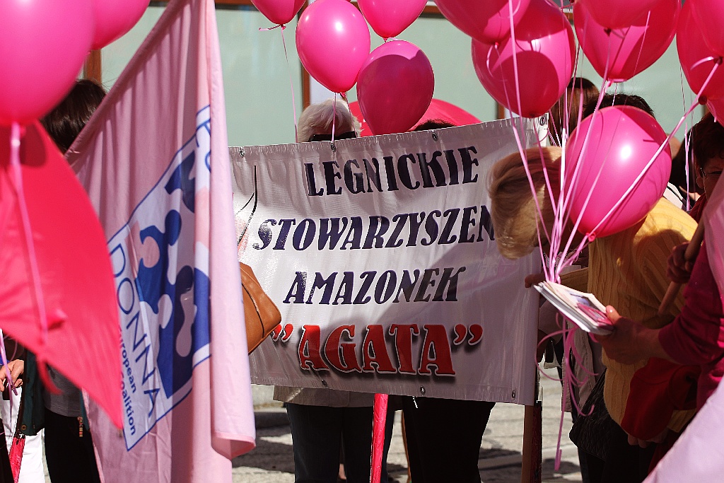 Kobiety z Europa Donna maszerując nawoływały do profilaktyki