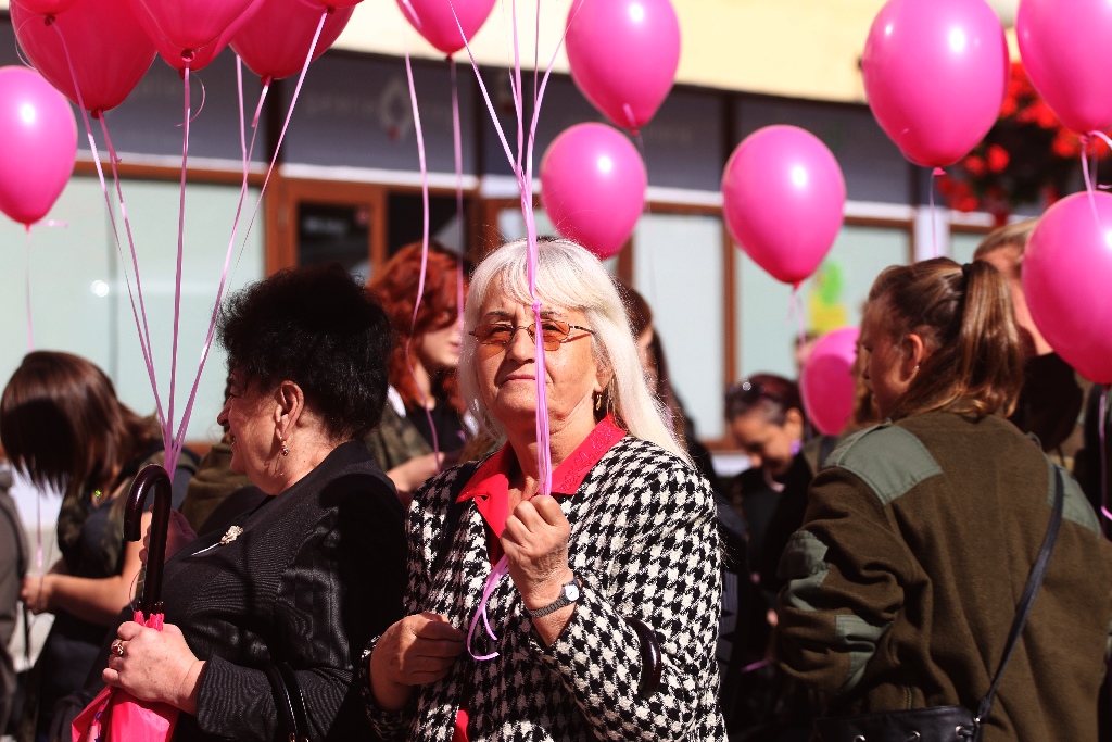 Kobiety z Europa Donna maszerując nawoływały do profilaktyki