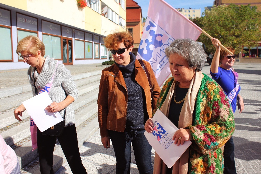 Kobiety z Europa Donna maszerując nawoływały do profilaktyki