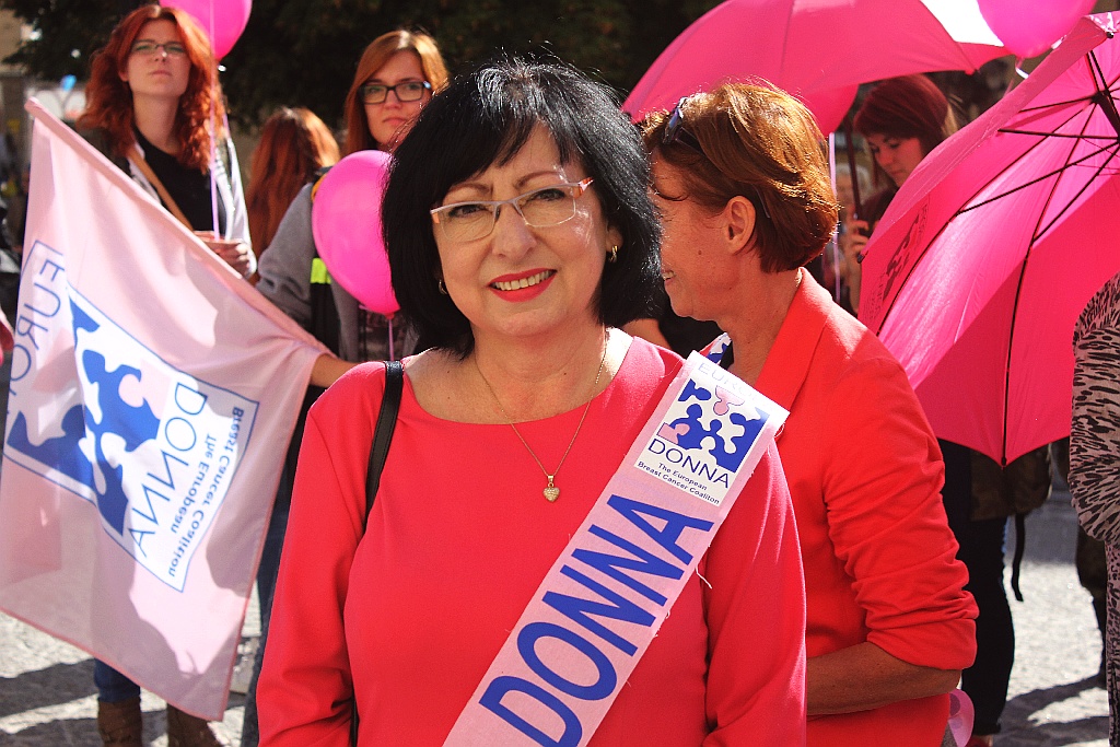 Kobiety z Europa Donna maszerując nawoływały do profilaktyki
