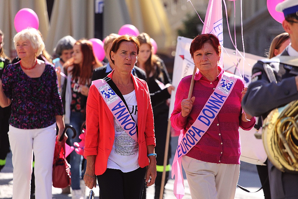 Kobiety z Europa Donna maszerując nawoływały do profilaktyki