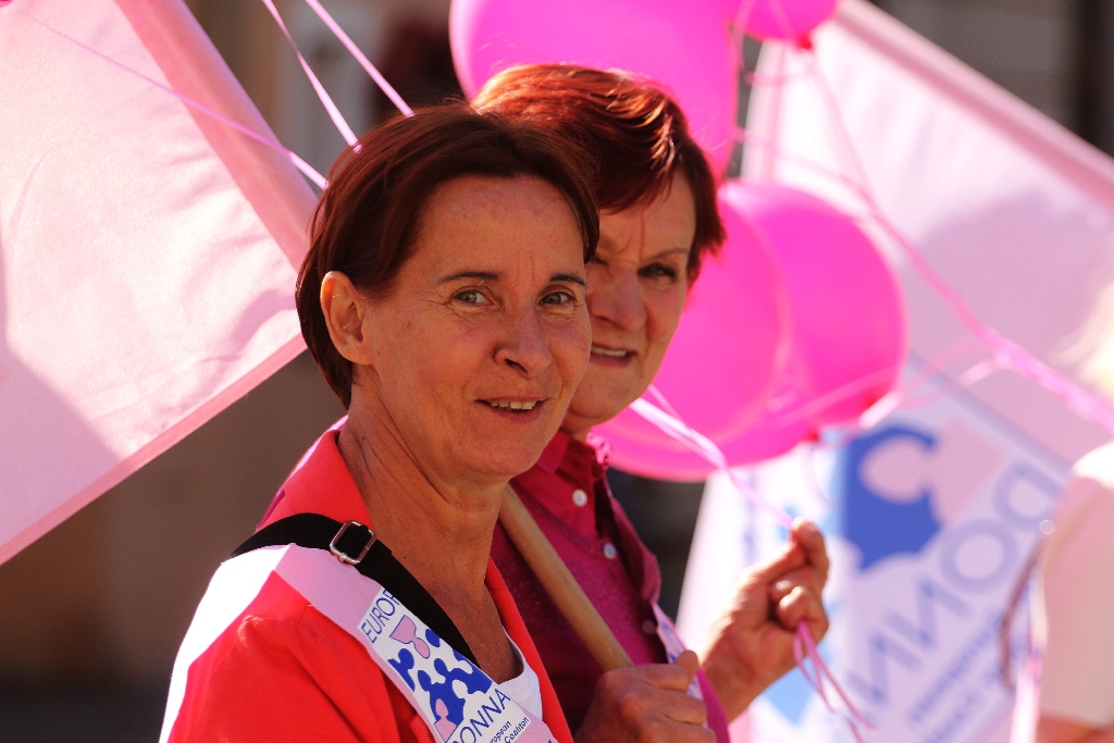 Kobiety z Europa Donna maszerując nawoływały do profilaktyki