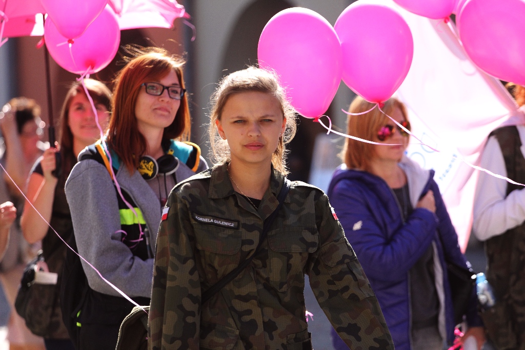 Kobiety z Europa Donna maszerując nawoływały do profilaktyki