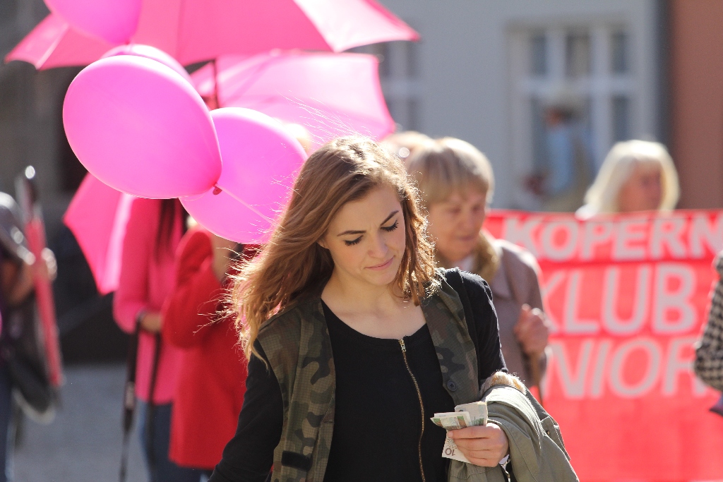 Kobiety z Europa Donna maszerując nawoływały do profilaktyki