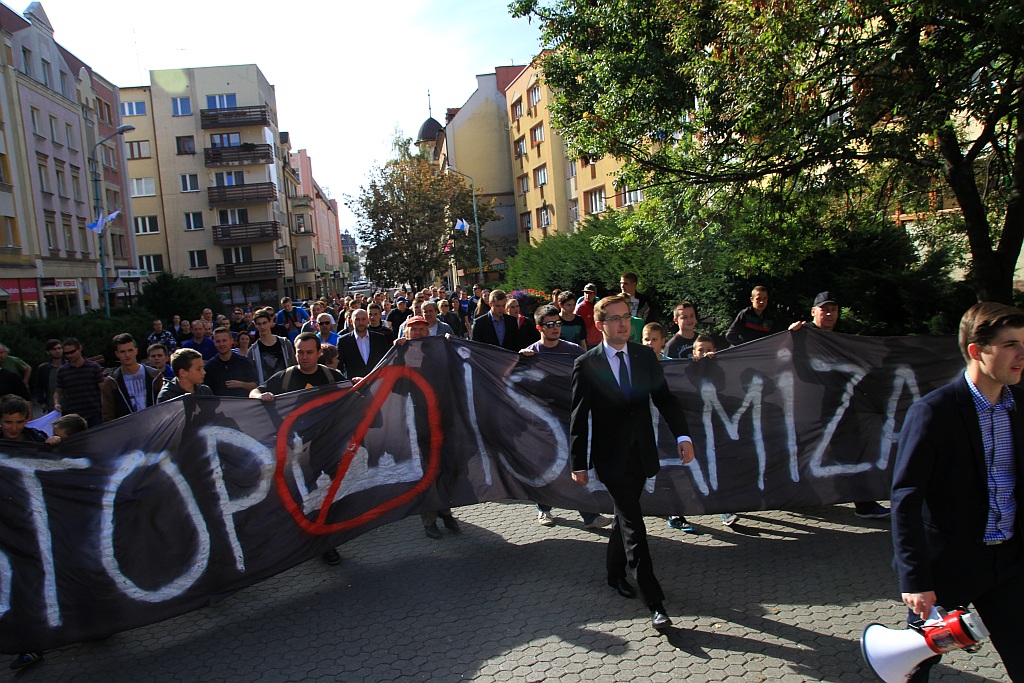 Zwolennicy Kukiza protestowali w Rynku przeciwko uchodźcom