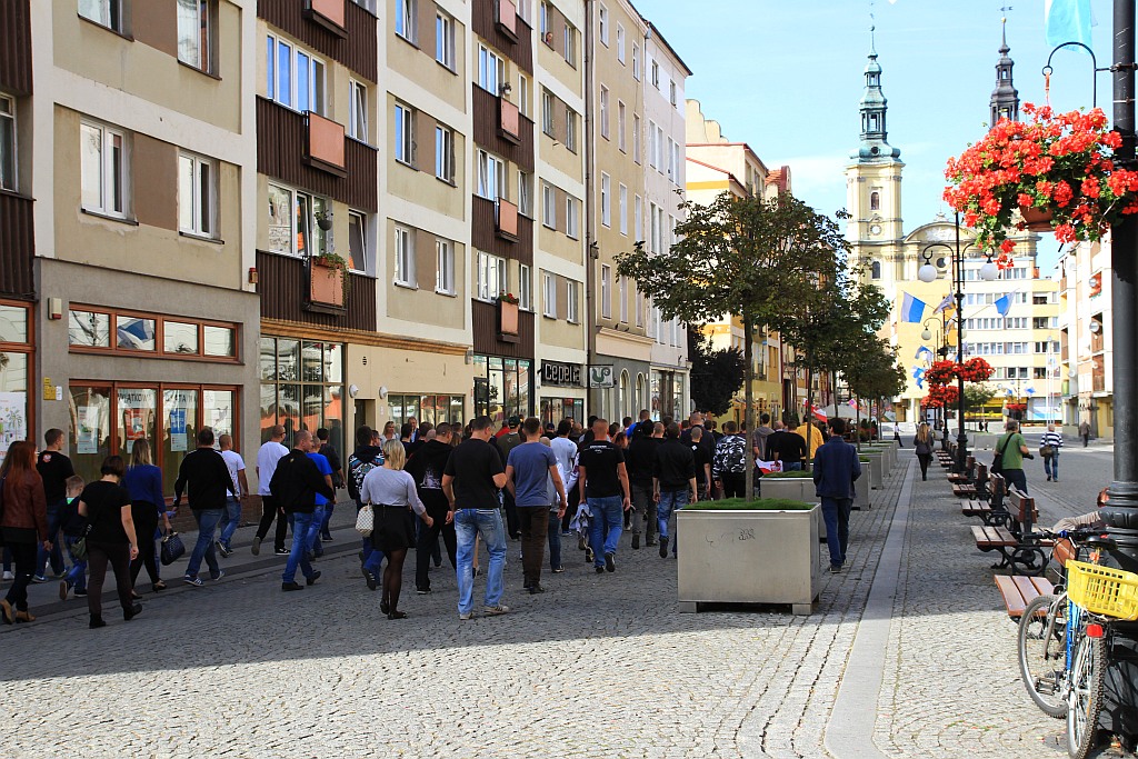 Zwolennicy Kukiza protestowali w Rynku przeciwko uchodźcom