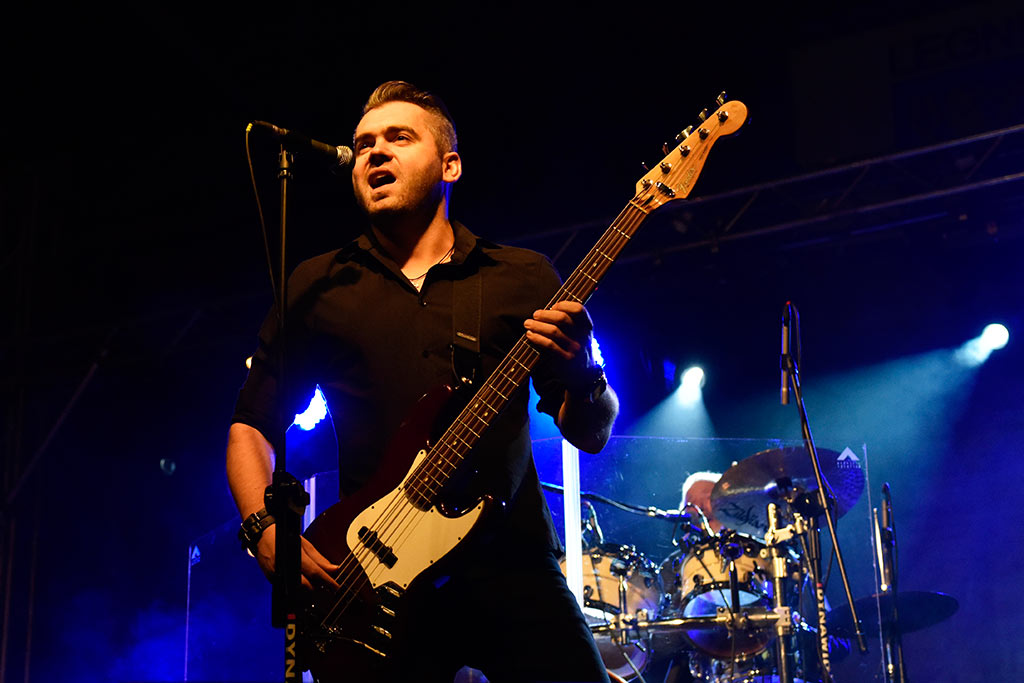 Ponad tysiac osób bawiło się na koncercie Czerwonych Gitar