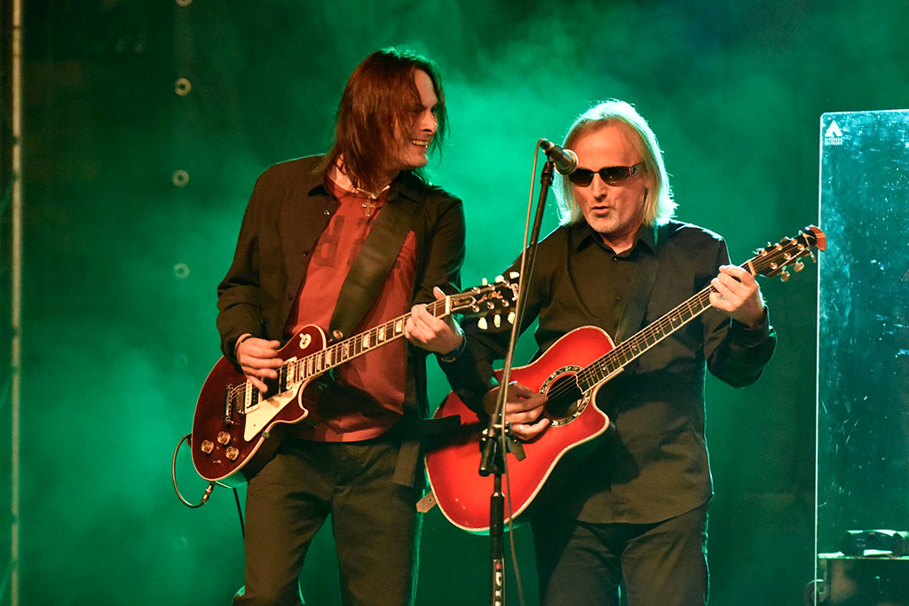 Ponad tysiac osób bawiło się na koncercie Czerwonych Gitar