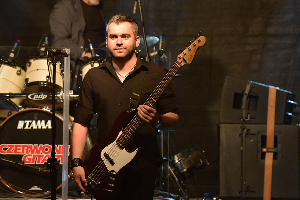 Ponad tysiac osób bawiło się na koncercie Czerwonych Gitar