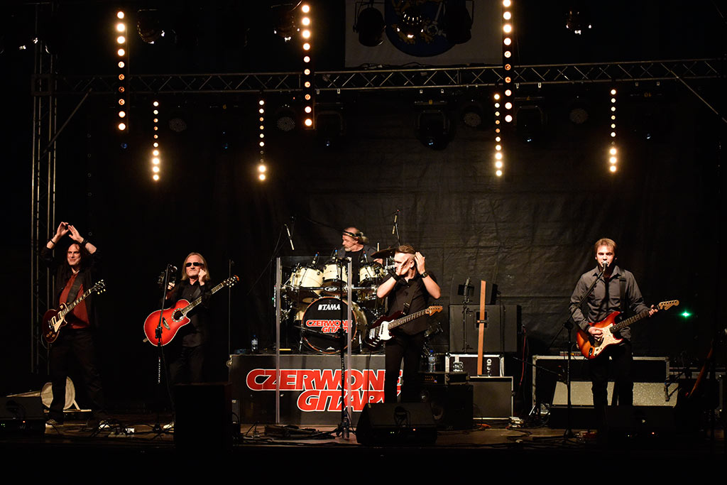 Ponad tysiac osób bawiło się na koncercie Czerwonych Gitar