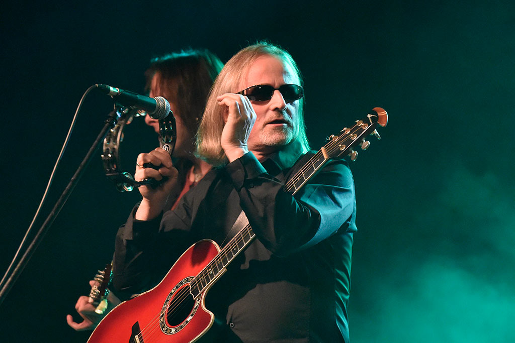 Ponad tysiac osób bawiło się na koncercie Czerwonych Gitar