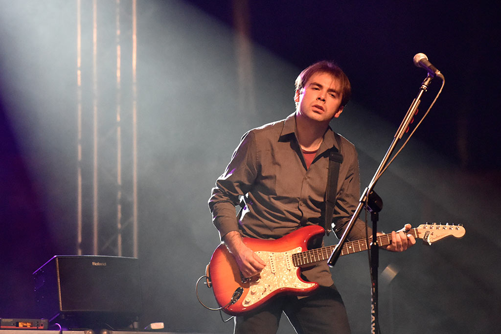Ponad tysiac osób bawiło się na koncercie Czerwonych Gitar